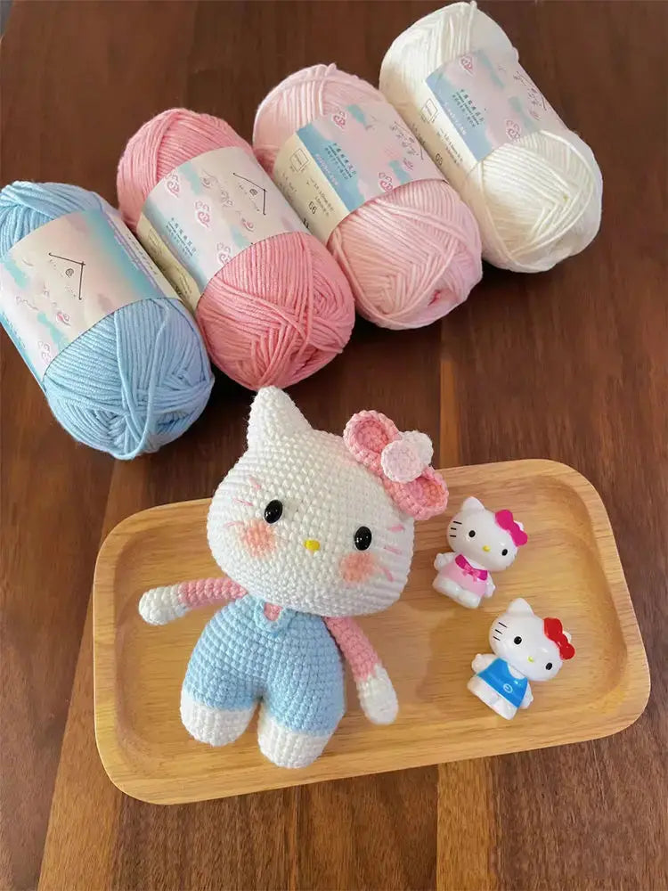 👜 Hello Kitty Cozy Yarn Keychain Charm Hello Kitty Store